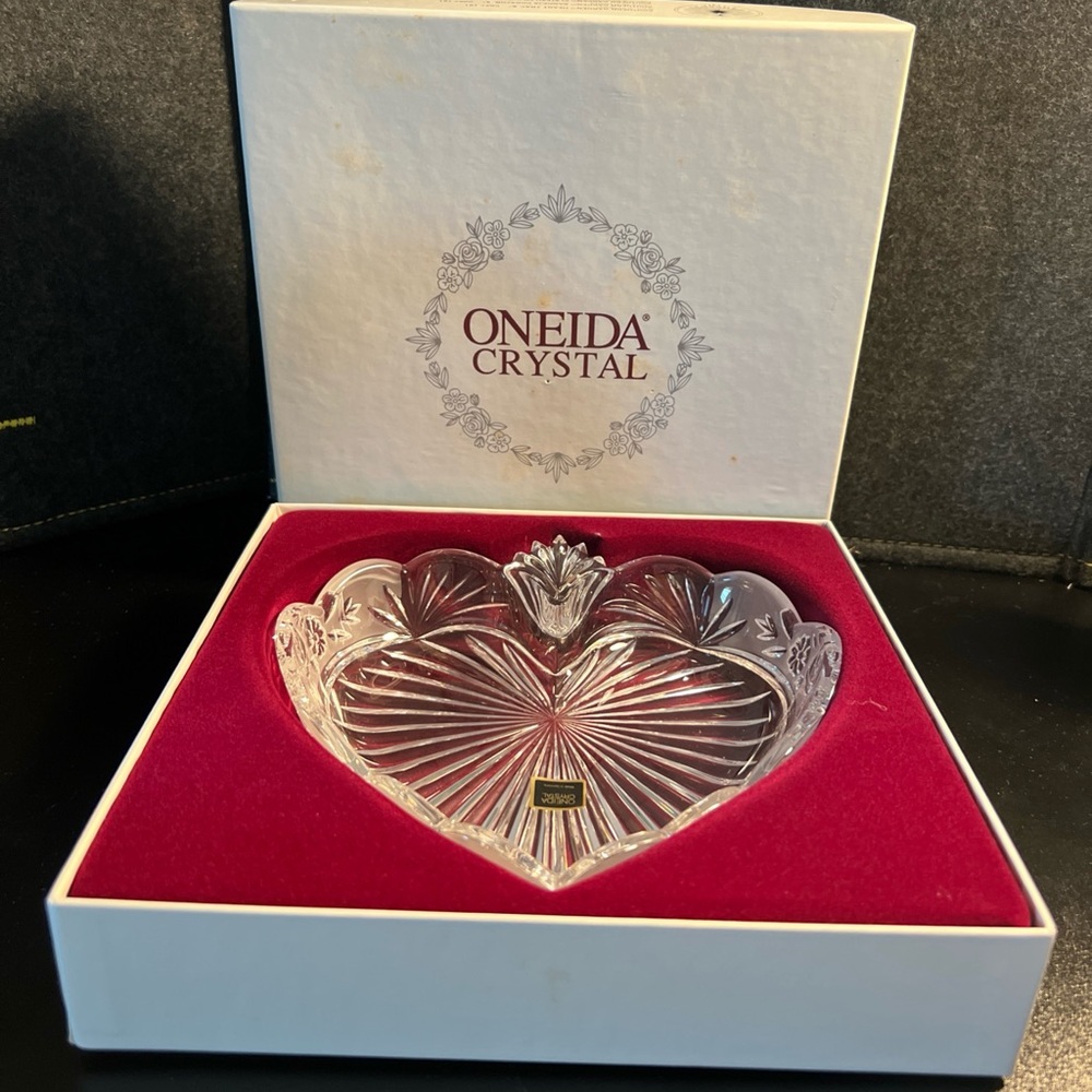 NIB Oneida‎ Crystal Southern Garden Heart Tray, 8”, Germany 1994
